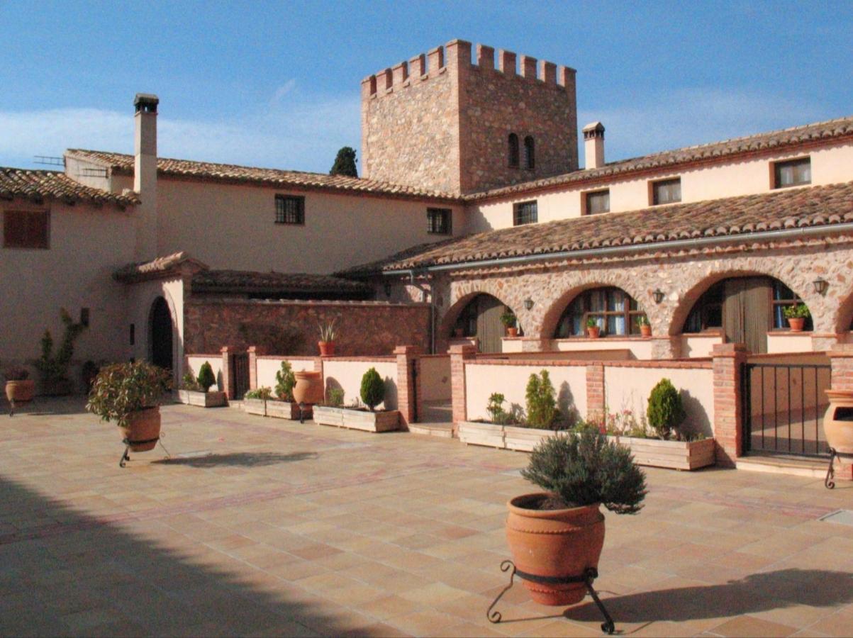 Masía de San Juan, casa rural renovada y con terraza privada en castillo con piscina Segorbe  Exterior foto