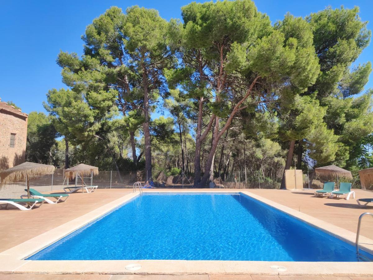 Masía de San Juan, casa rural renovada y con terraza privada en castillo con piscina Segorbe  Exterior foto