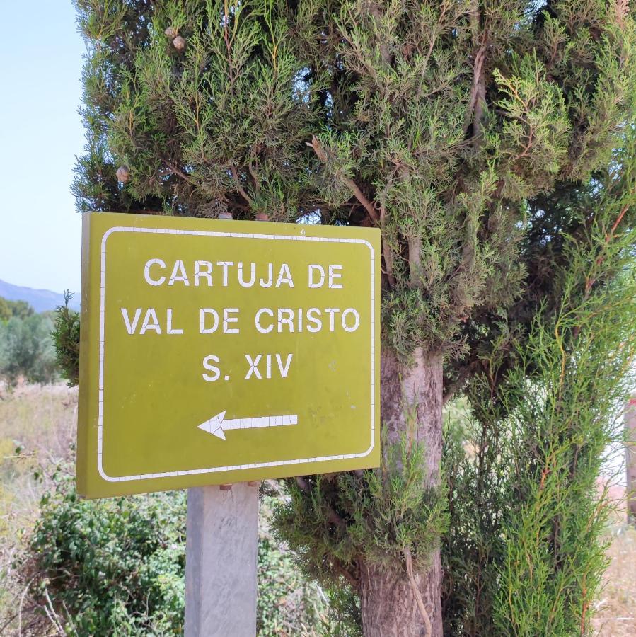Masía de San Juan, casa rural renovada y con terraza privada en castillo con piscina Segorbe  Exterior foto