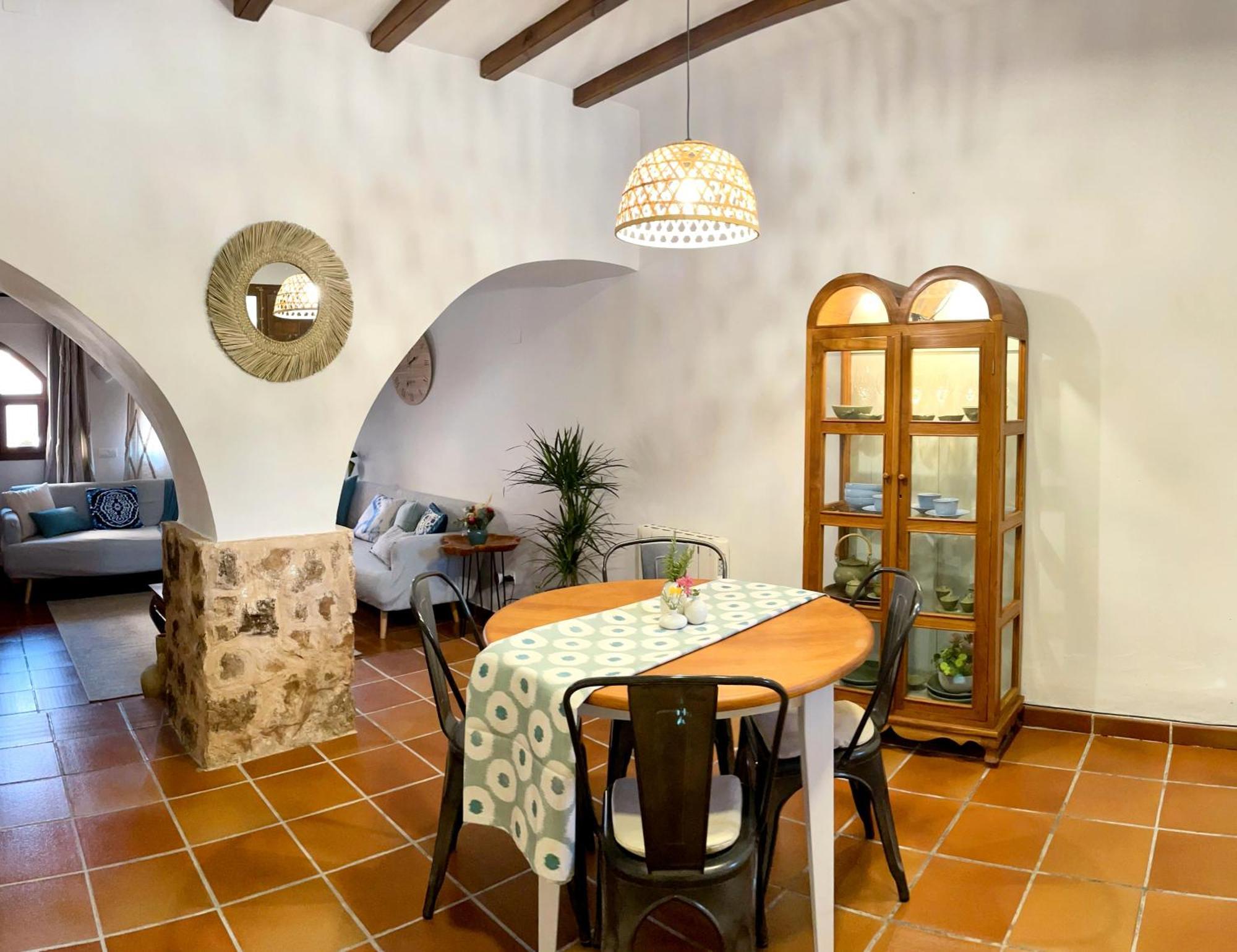 Masía de San Juan, casa rural renovada y con terraza privada en castillo con piscina Segorbe  Exterior foto