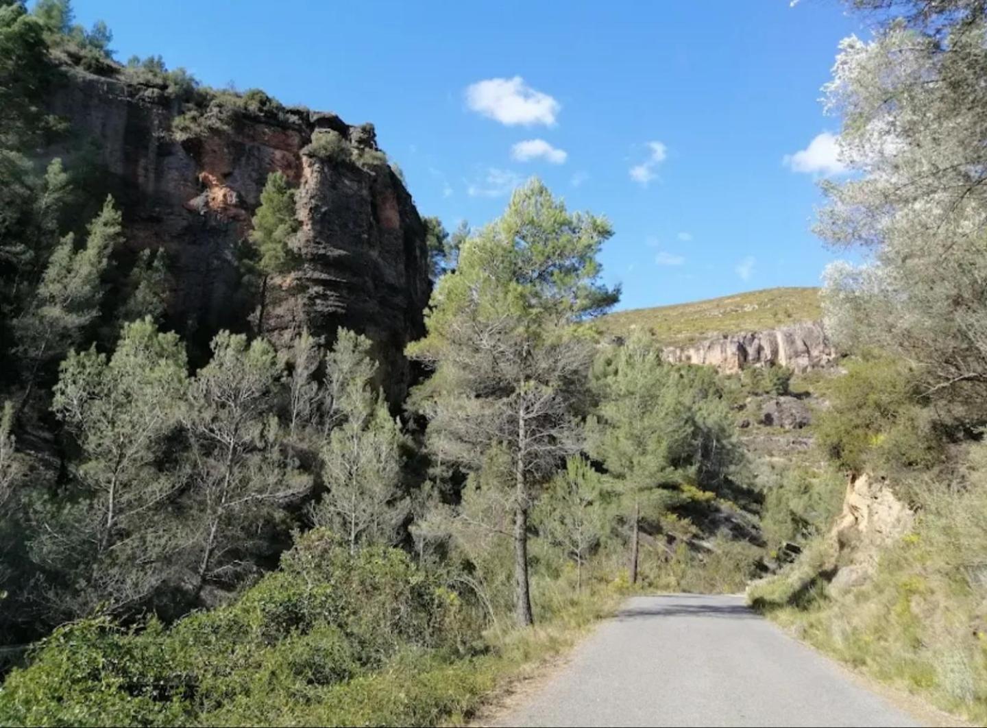 Masía de San Juan, casa rural renovada y con terraza privada en castillo con piscina Segorbe  Exterior foto
